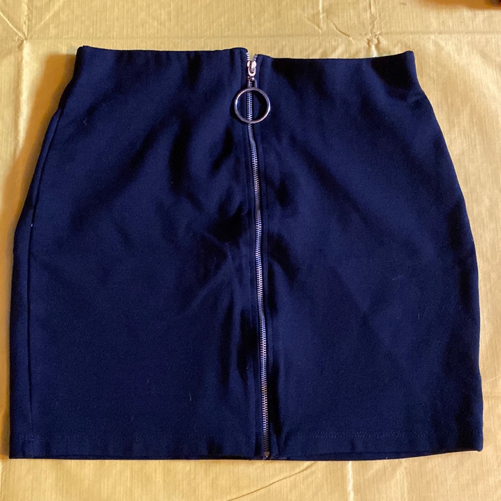 Black Stretchy Windsor skirt with silver zipper front